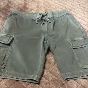 James perse mens pocket cargo shorts!